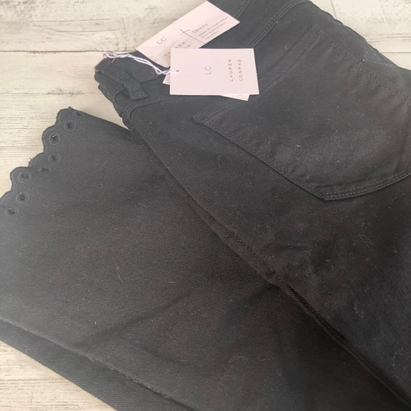 Scalloped hem jeans - Picture 10 of 15